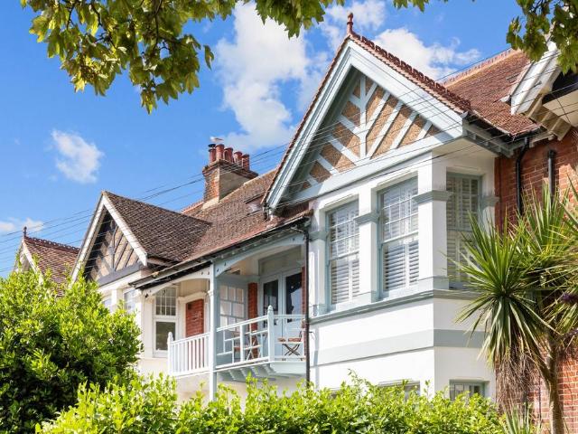Flat for sale in Worthing, West Sussex