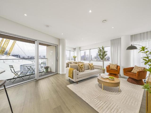 Flat for sale in Greenwich Peninsula, Greater London