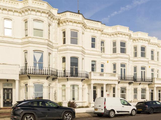 Flat for sale in West Worthing, Worthing