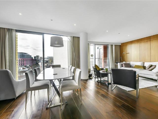 Flat for sale in Saint Giles, Bloomsbury