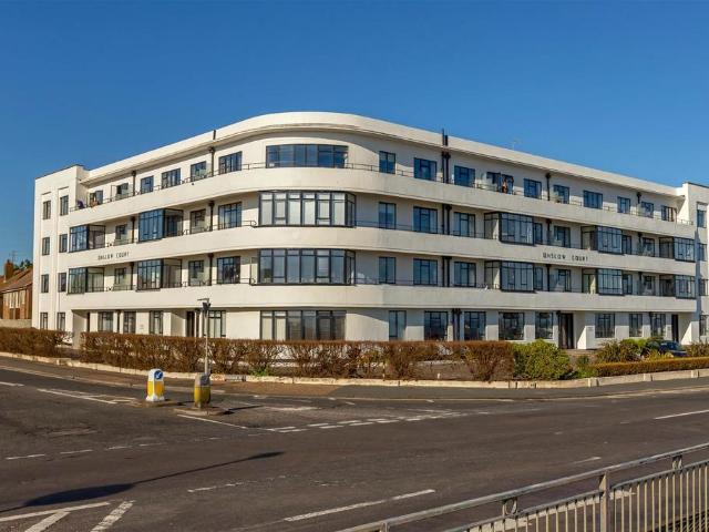 Flat for sale in Worthing, West Sussex