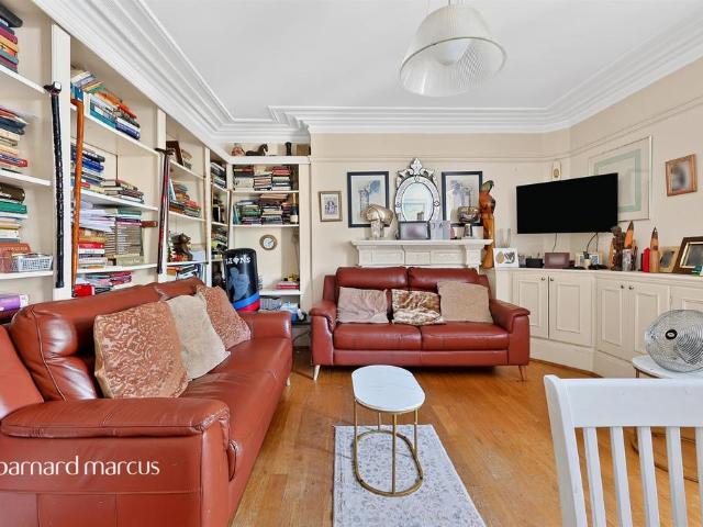 Flat for sale in Bloomsbury, Greater London