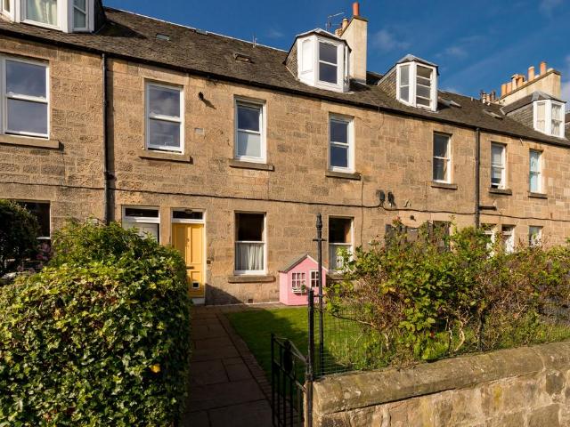 Flat for sale in Merchiston, Scotland