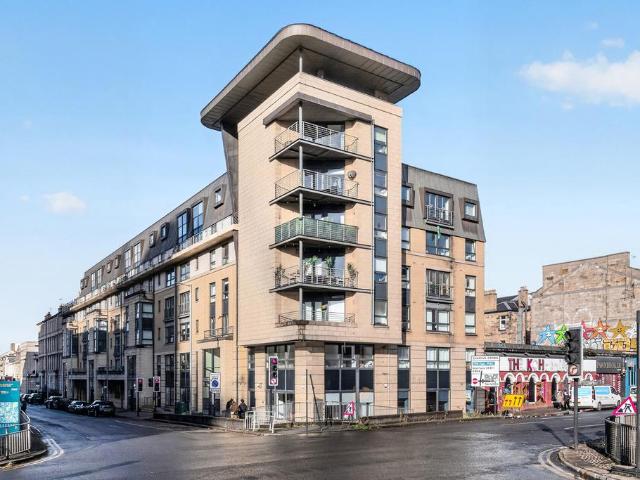 Flat for sale in Sandyford, Glasgow