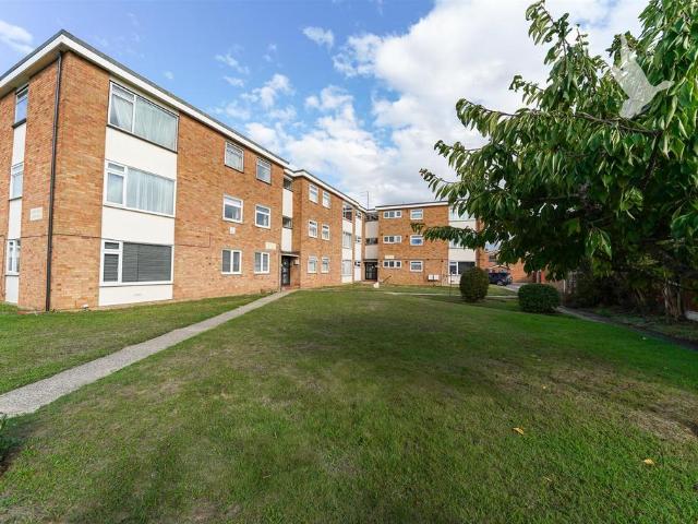 Flat for sale in Rivenhall, Braintree