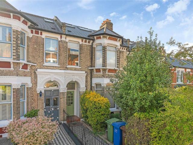 Flat for sale in East Dulwich, Greater London