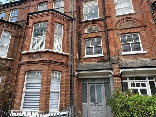 Flat for sale in South Hampstead, Greater London