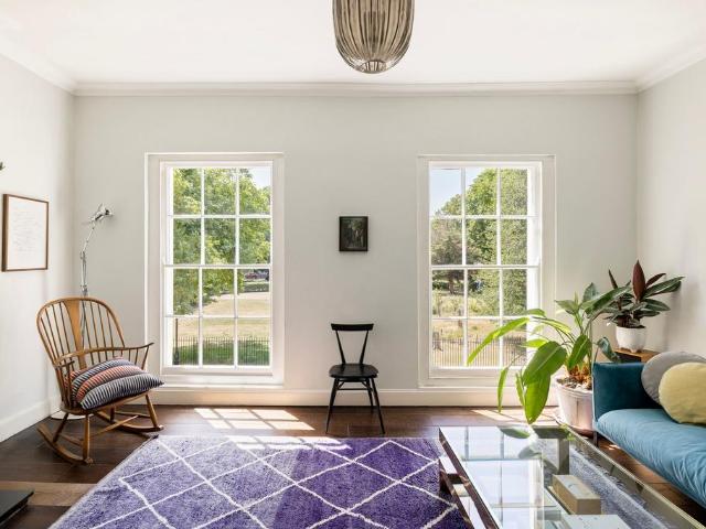 Flat for sale in Mile End, Greater London
