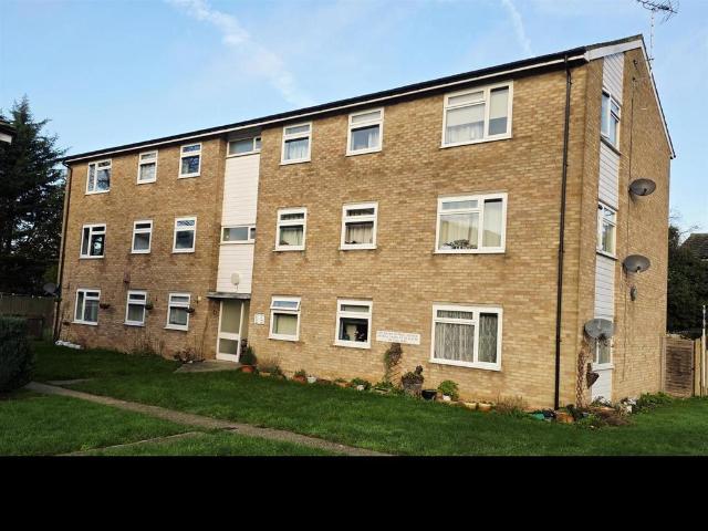 Flat for sale in Duton Hill, Essex