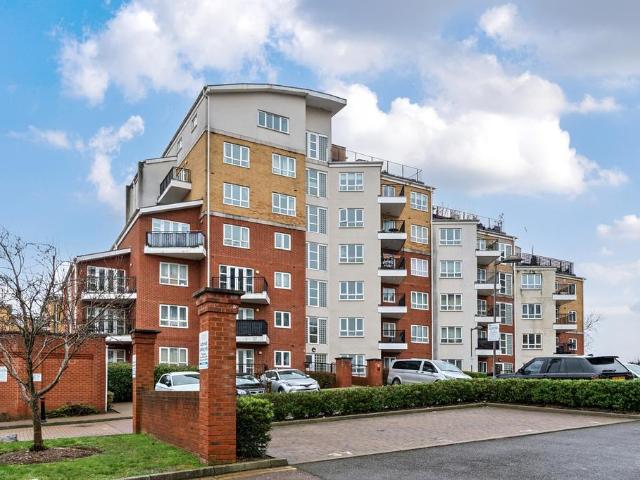 Flat for sale in Holywell Estate, North Watford