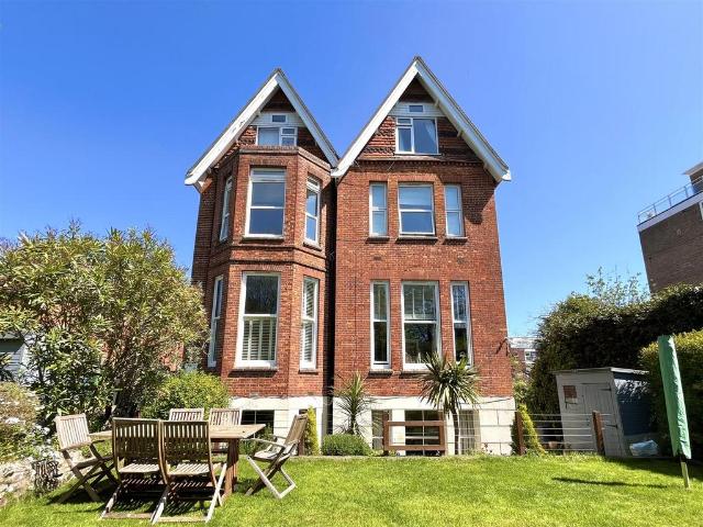 Flat for sale in Eastbourne, East Sussex