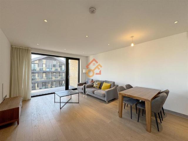 Flat for sale in Wandsworth, Greater London