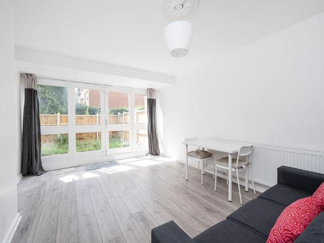 Flat for sale in South Hackney, Greater London