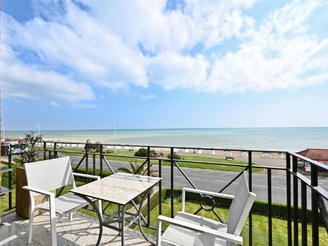 Flat for sale in Central, Heathlands