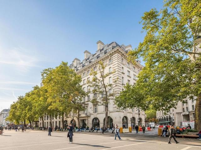 Flat for sale in St Clement Danes, Greater London