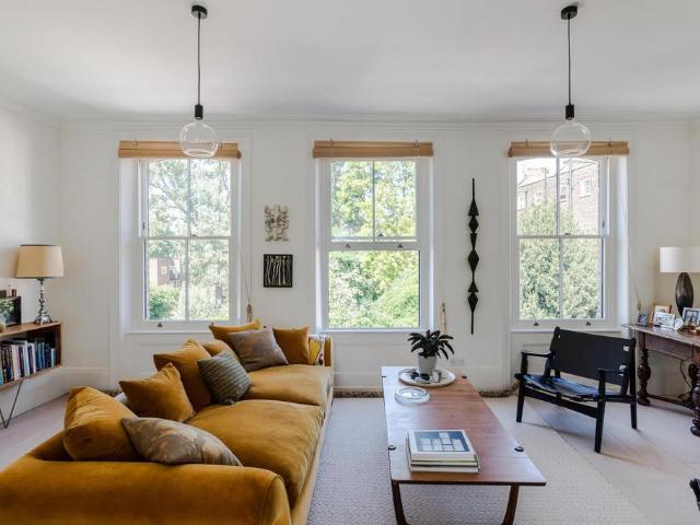 Flat for sale in Highbury, Greater London
