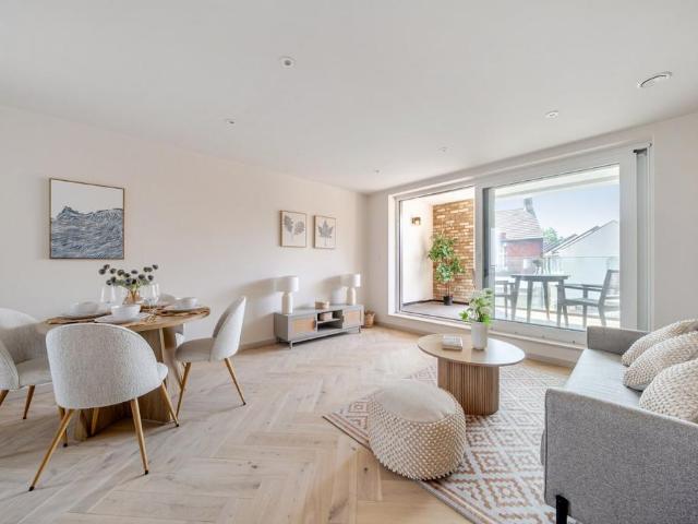 Flat for sale in London Borough of Merton, South Wimbledon