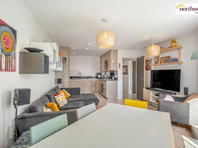 Flat for sale in North Watford