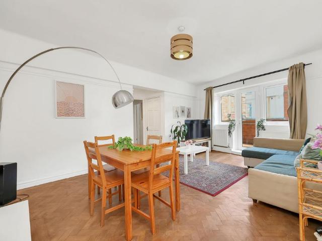 Flat for sale in Golders Green, Isle Of Man