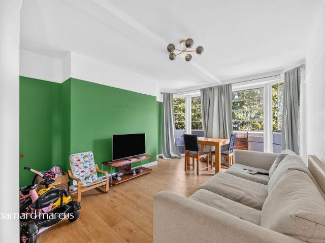 Flat for sale in London Borough of Croydon, Thornton Heath