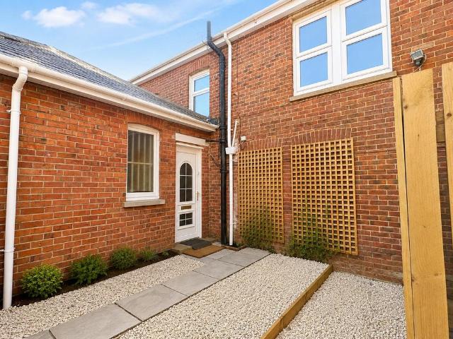Flat for sale in Tricketts Cross, Ferndown