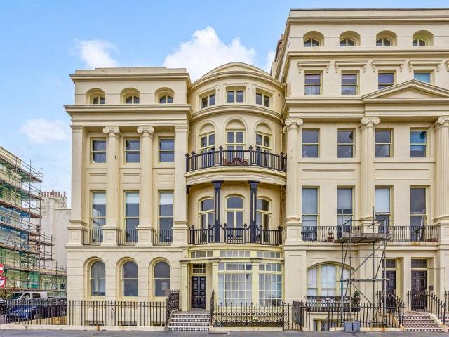 Flat for sale in Brunswick