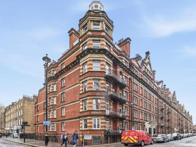 Flat for sale in Marylebone, Greater London