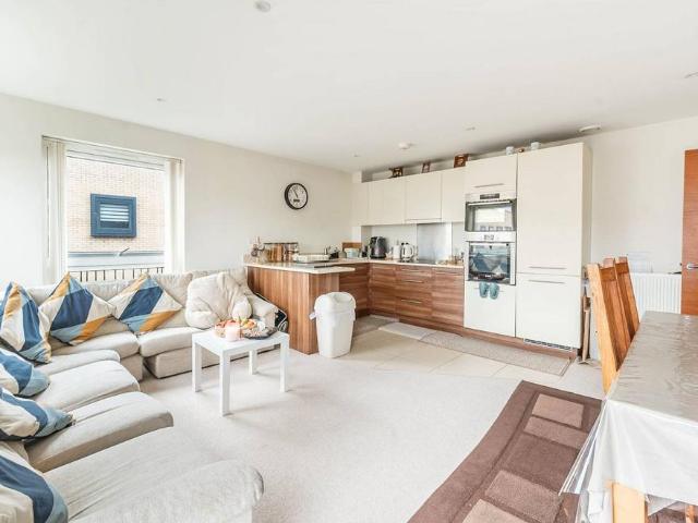 Flat for sale in Little Stanmore, Greater London