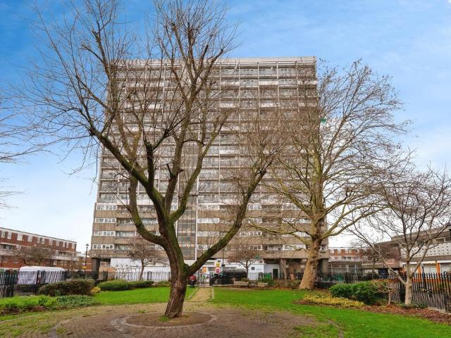 Flat for sale in Haggerston, Greater London