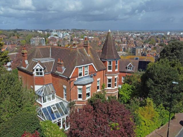 Flat for sale in Eastbourne, East Sussex