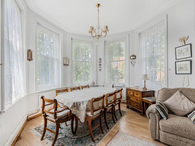 Flat for sale in South Hampstead, Greater London