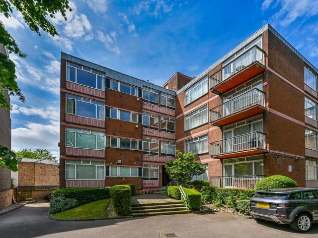 Flat for sale in St. John's Wood, Greater London