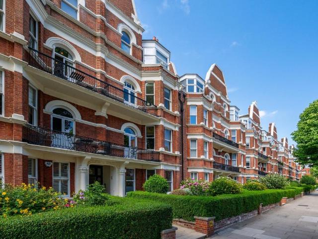 Flat for sale in Kensal Town, Maida Vale