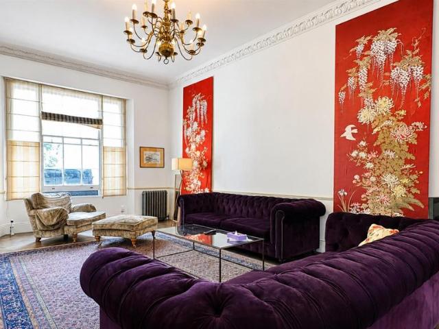 Flat for sale in Brompton, Greater London