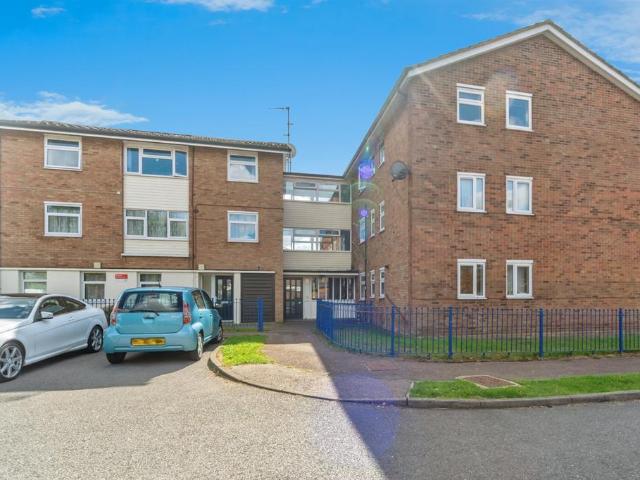 Flat for sale in Bedford