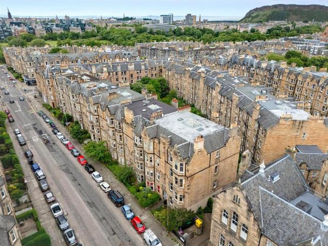 Flat for sale in Marchmont, Scotland