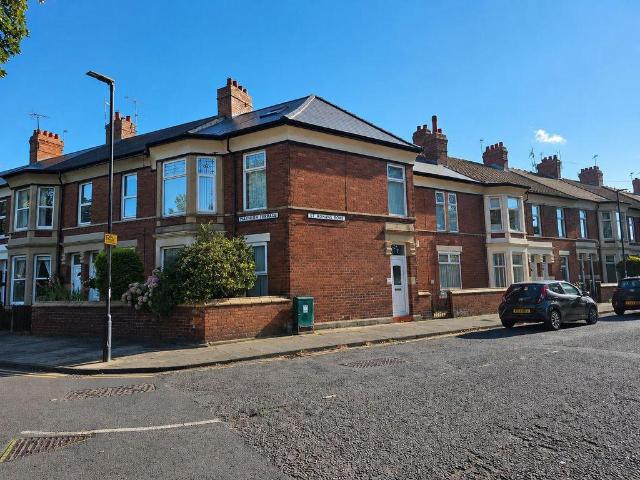Flat for sale in Whitley Bay, North Tyneside