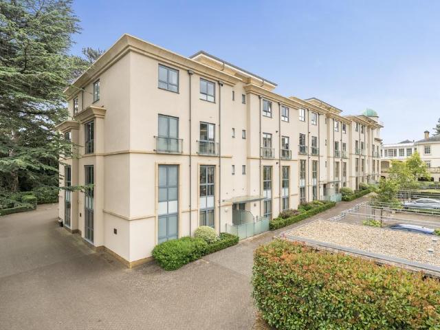 Flat for sale in Ewens Farm, Golden Valley