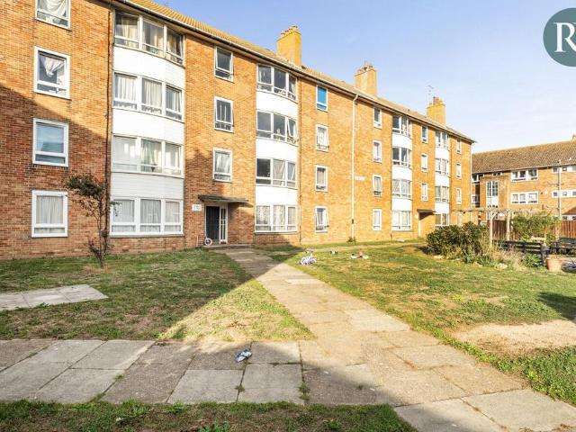 Flat for sale in Southwick, Adur