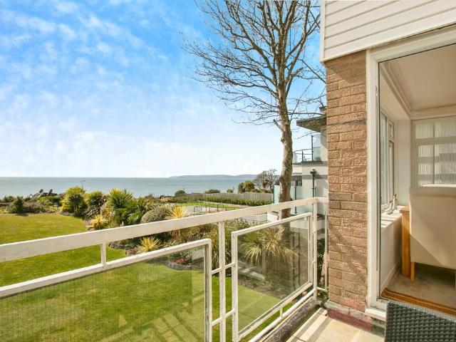 Flat for sale in Lansdowne, Springbourne