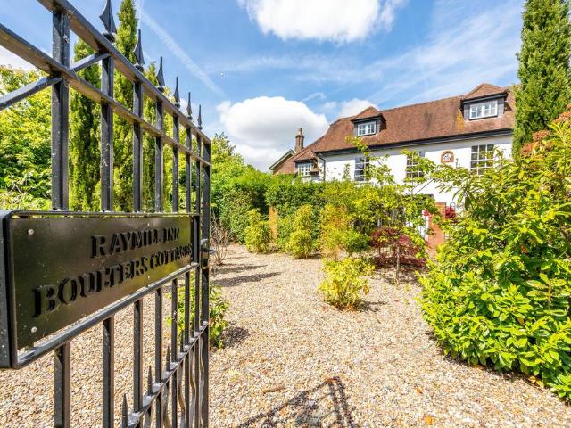 Flat for sale in Maidenhead