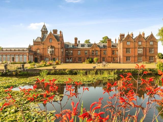 Flat for sale in Whitegate and Marton, Cheshire