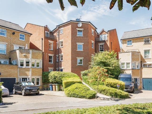 Flat for sale in The Slade, Oxfordshire