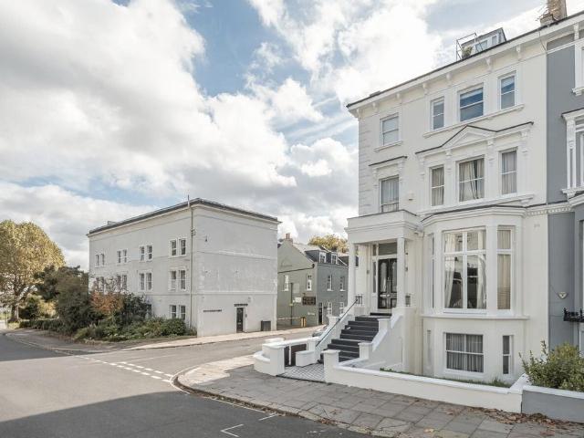 Flat for sale in Belsize Park, Primrose Hill