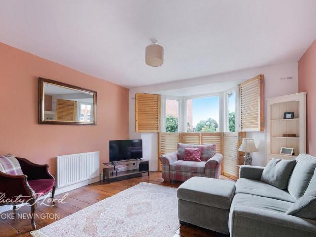 Flat for sale in West Hackney, Greater London