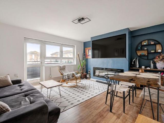 Flat for sale in West Kensington, Greater London