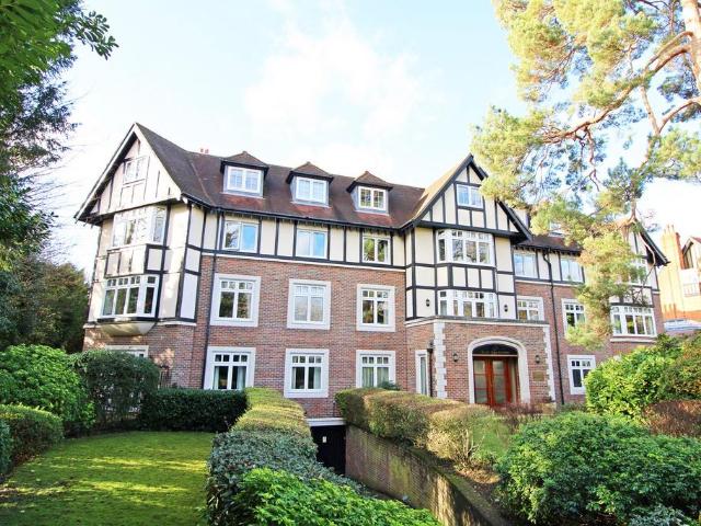 Flat for sale in Beckenham, Greater London