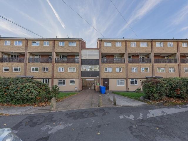 Flat for sale in Kingshurst, Solihull