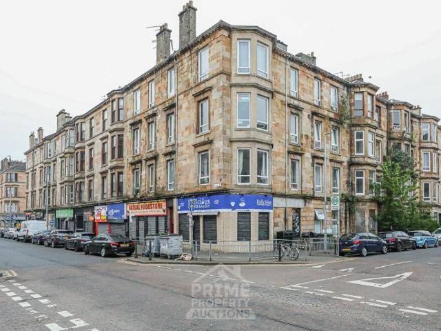 Flat for sale in Crosshill, Scotland