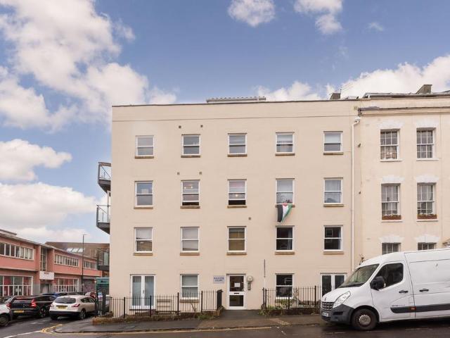 Flat for sale in Stokes Croft, Feckenham